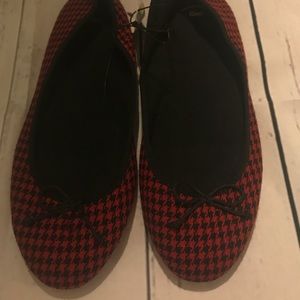 Gap Red and Black Checkered Flats Size 10